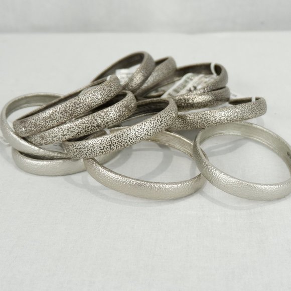 Barbara Boz Dark Silver-tone Hammered Bracelet Bangle - Picture 4 of 4